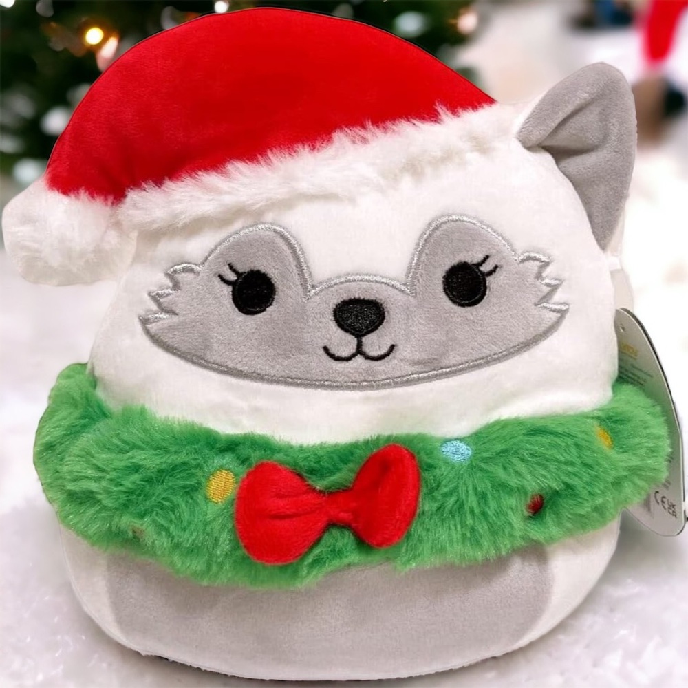 Holiday 2022 Gracelynn (with Wreath) Arctic Fox 8-inch Squishmallow
